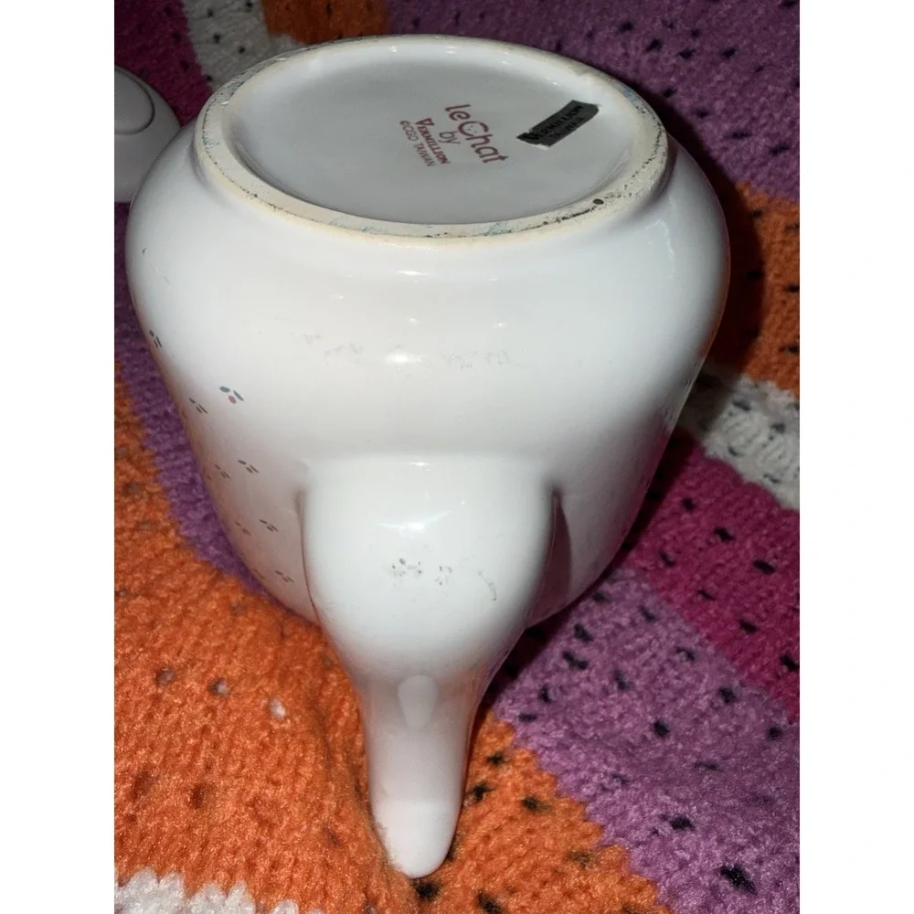 le Chat by Vermillion Tea Pot-No Chips/Cracks w Lid-Cat Design w Flowers Vintage